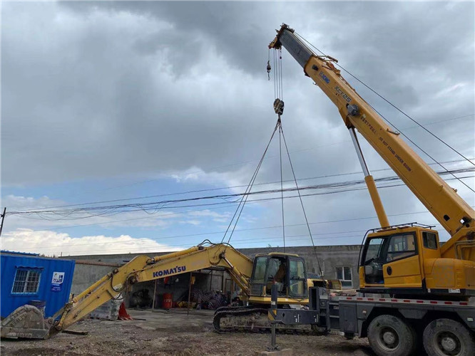 金州区25吨吊车的工作半径是多少？